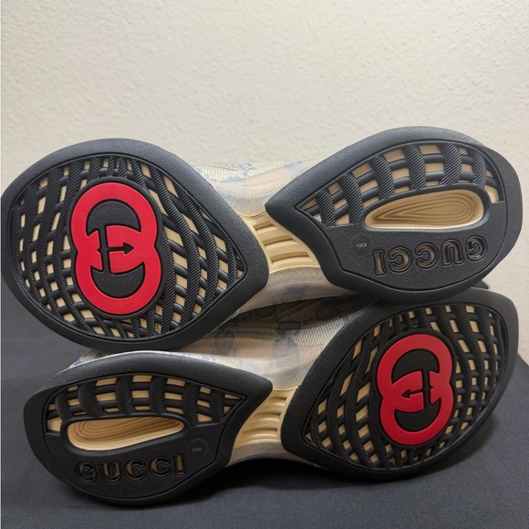 Gucci Men Run Sneakers - Picture 7 of 7